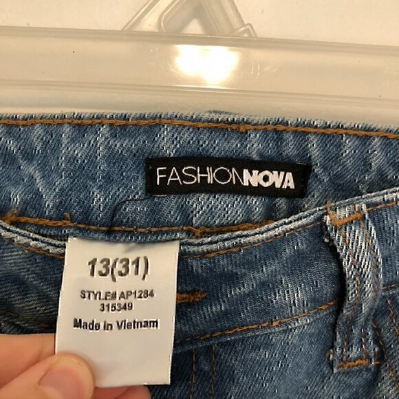 FASHION NOVA Get Ready Distressed Boyfriend Jeans Ripped High Waisted 13 W31 31" - Picture 7 of 12